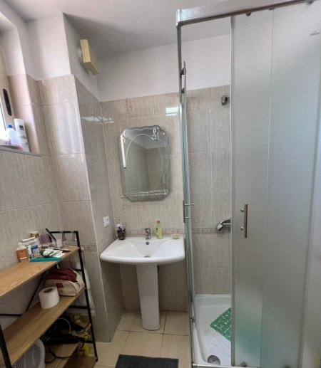 Tirane, jepet me qera apartament 1+1+Ballkon Kati 5, 72 m² 550 € (Rruga Dibres/Rruga Gjon Buzuku)