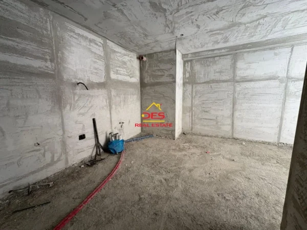 Vlore, shitet apartament 2+1+Ballkon Kati 3, 107 m² (Lungomare, Vlorë)