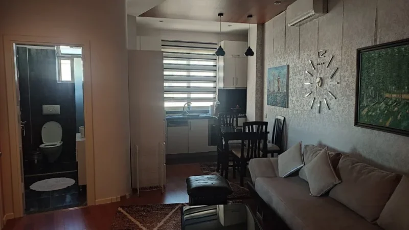 Tirane, jepet me qera apartament 2+1+Ballkon Kati 3, 70 m² 600 € (Siper Rr.Siri Kodra)