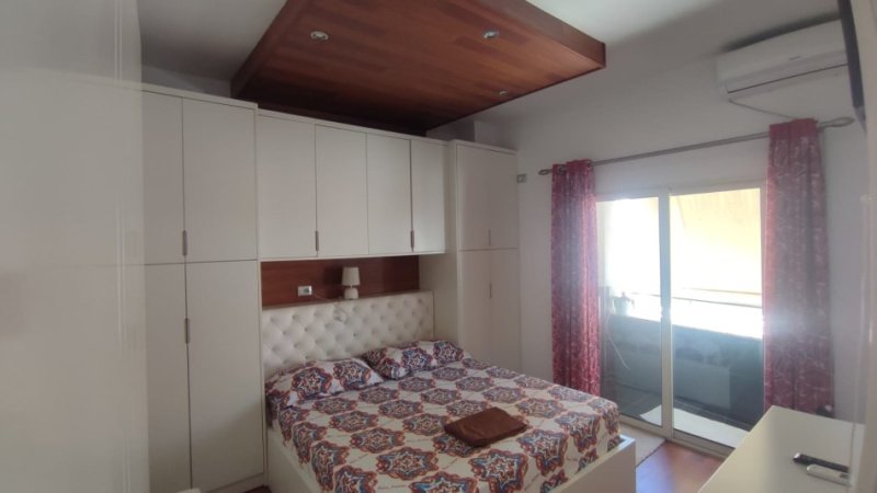 Tirane, jepet me qera apartament 2+1+Ballkon Kati 3, 70 m² 600 € (Siper Rr.Siri Kodra)