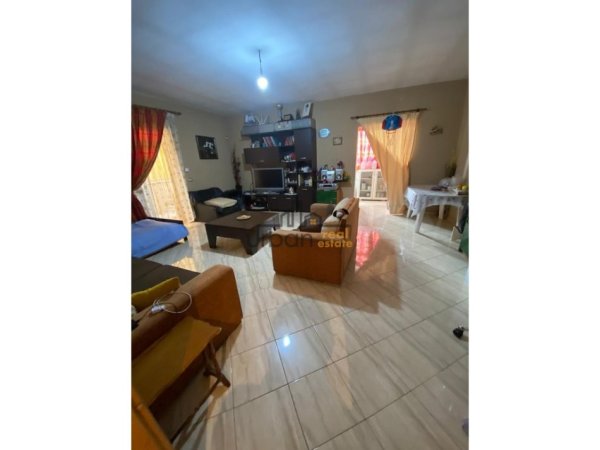 Tirane, shitet apartament 2+1+Ballkon Kati 8, 96 m² 149.000 € (21 Dhjetori)