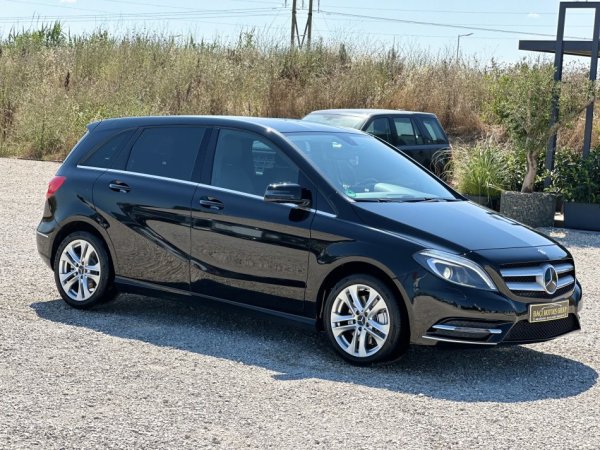 Durres, shitet makine Mercedes Benz B-Class 200 Nafte, e zeze automatik Klima 178 km