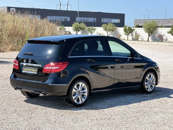 Durres, shitet makine Mercedes Benz B-Class 200 Nafte, e zeze automatik Klima 178 km