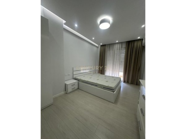Tirane, jepet me qera apartament 2+1 Kati 5, 550 m² 550 € 