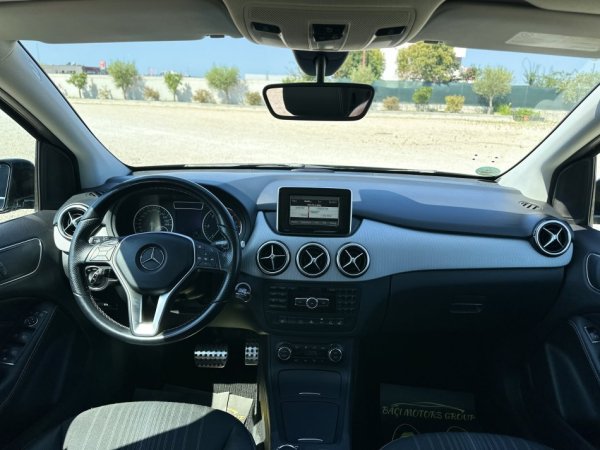 Durres, shitet makine Mercedes Benz B-Class 200 Nafte, e zeze automatik Klima 178 km