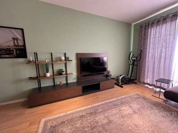 Tirane, jepet me qera apartament 2+1 Kati 9, 105 m² 750 € (TEK PEDIATRIA)