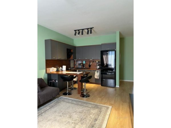 Tirane, jepet me qera apartament 2+1 Kati 9, 105 m² 750 € (TEK PEDIATRIA)