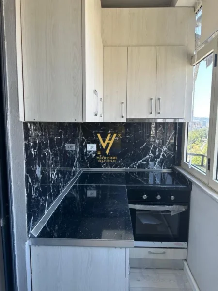 Tirane, jepet me qera apartament 2+1+Ballkon Kati 7, 80 m² 650 € (BRRYLI)