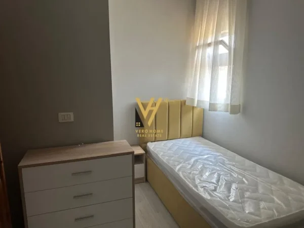 Tirane, jepet me qera apartament 2+1+Ballkon Kati 7, 80 m² 650 € (BRRYLI)