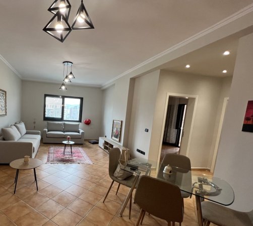 ✨Apartament 2+1+2 me qera ✨  📍Rr.Ndre Mjeda Prane Square 21 / kompleksit Delijorgji ka Super pamje ,pallat i ri, totalisht e mobiluar , 650 euro i diskutueshem