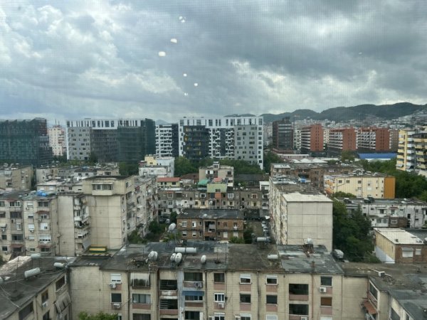 ✨Apartament 2+1+2 me qera ✨  📍Rr.Ndre Mjeda Prane Square 21 / kompleksit Delijorgji ka Super pamje ,pallat i ri, totalisht e mobiluar , 650 euro i diskutueshem
