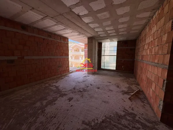 Vlore, shitet apartament 2+1+Ballkon Kati 2, 97 m² (Lungomare, Vlorë)