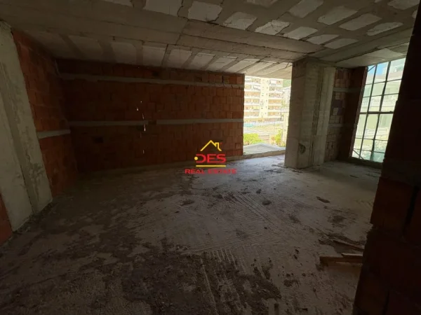 Vlore, shitet apartament 2+1+Ballkon Kati 2, 97 m² (Lungomare, Vlorë)