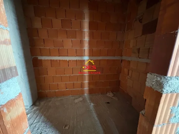 Vlore, shitet apartament 2+1+Ballkon Kati 2, 97 m² (Lungomare, Vlorë)