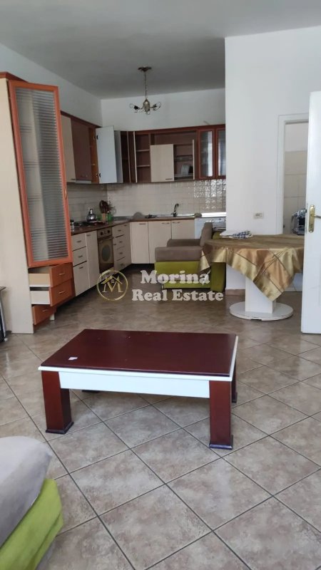 Tirane, jepet me qera apartament 1+1 Kati 1, 70 m² 450 € (Stacioni i trenit)