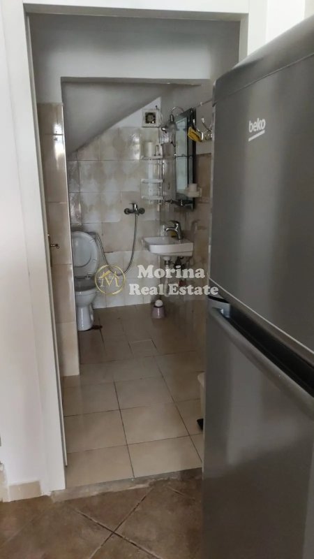 Tirane, jepet me qera apartament 1+1 Kati 1, 70 m² 450 € (Stacioni i trenit)