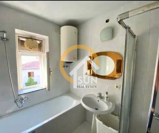 Shkoder, jepet me qera apartament 2+1 Kati 3, 75 m² (CINARI, SHKODER)