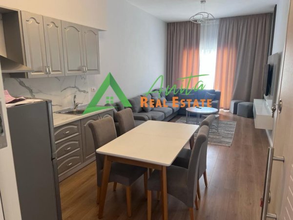 Tirane, jepet me qera apartament 2+1+Ballkon Kati 6, 100 m² 450 € (Fresk)