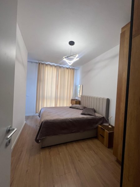 Tirane, jepet me qera apartament 1+1 Kati 3, 60 m² 500 € (Bulevardi i Ri), I arreduar ne menyre moderne, i pabanuar me pare!