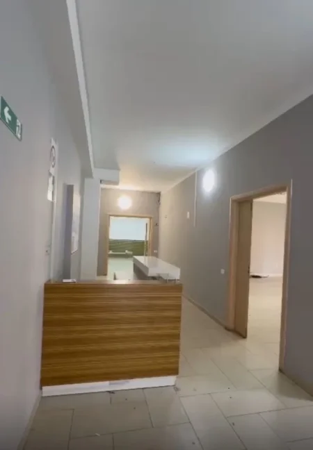 Tirane, jepet me qera zyre Kati 2, 350 m² 3.000 € (RRUGA E ELBASANIT)