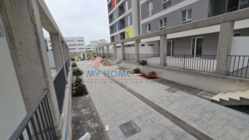 Tirane, shitet dyqan , 58 m² 98.000 € (Univers City)