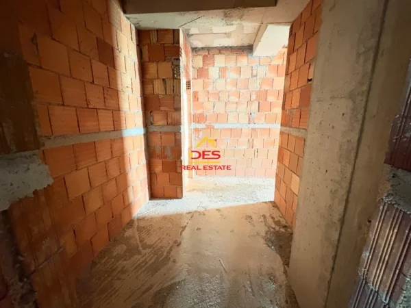 Vlore, shitet apartament 2+1+Ballkon Kati 2, 118 m² (Lungomare,Vlorë)