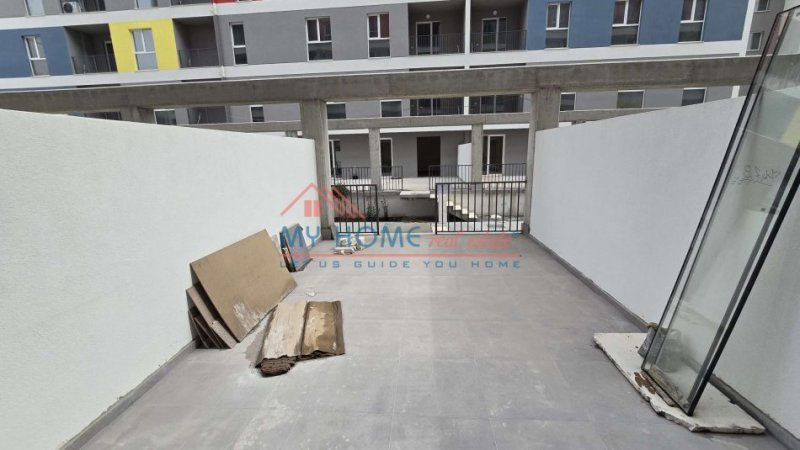 Tirane, shitet dyqan , 58 m² 98.000 € (Univers City)