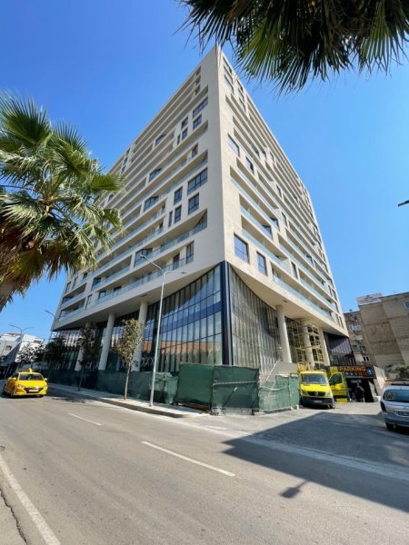 Tirane, shitet apartament 3+1+Ballkon Kati 13, 152 m² 345.000 € (Mine Peza)