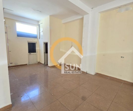 Shkoder, jepet me qera ambjent biznesi Kati 0, 130 m² (RR. HYSEN LOHJA)