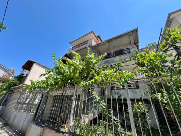 Tirane, jepet me qera shtepi 3 Katshe Kati 3, 250 m² 500 € (Fresku)