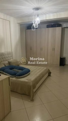 Tirane, jepet me qera apartament 2+1 Kati 3, 120 m² 700 € (Komuna e Parisit)