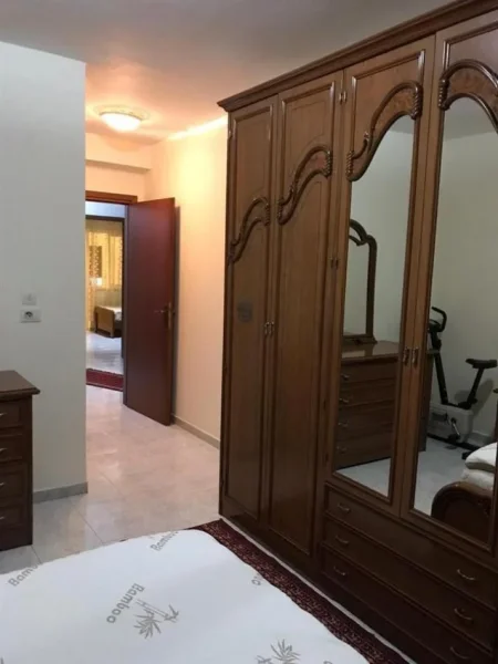 Tirane, jepet me qera , 50.000 € 