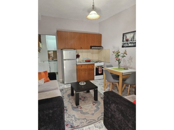 Tirane, jepet me qera apartament 1+1 Kati 0, 55 m² 360 € 