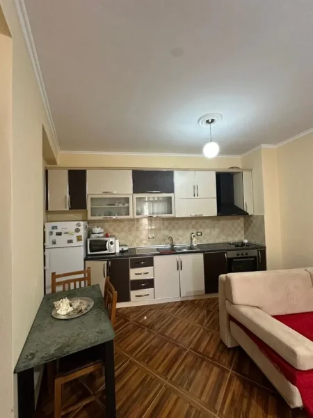 Tirane, jepet me qera apartament 1+1+Ballkon Kati 3, 60 m² 360 € (Astir, pane Kompleksit Fratari)