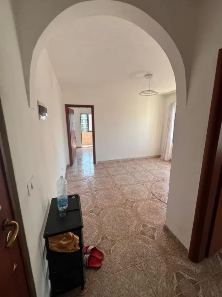 Tirane, jepet me qera , 400 € 