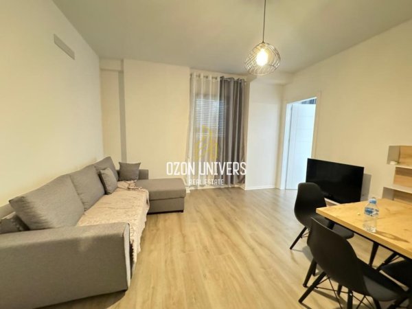 Tirane, jepet me qera apartament 1+1+Ballkon Kati 4, 70 m² 500 € (UET, Porcelan)