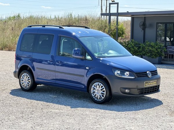 Durres, shitet makine VOLKSWAGEN CADDY 2.0 Nafte, blu automatik Klima 220.000 km