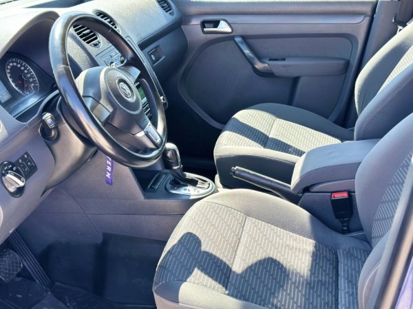 Durres, shitet makine VOLKSWAGEN CADDY 2.0 Nafte, blu automatik Klima 220.000 km