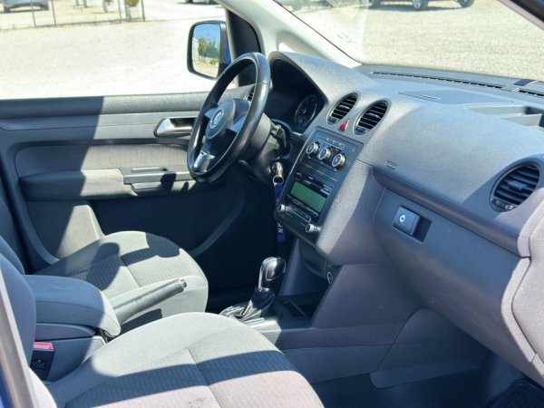 Durres, shitet makine VOLKSWAGEN CADDY 2.0 Nafte, blu automatik Klima 220.000 km