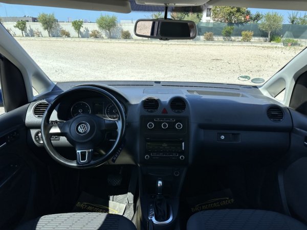 Durres, shitet makine VOLKSWAGEN CADDY 2.0 Nafte, blu automatik Klima 220.000 km