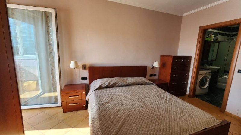 Tirane, jepet me qera apartament 2+1+Aneks+Ballkon Kati 10, 1.200 € 