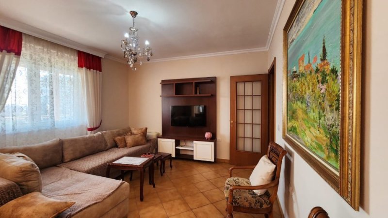 Tirane, jepet me qera apartament 2+1+Aneks+Ballkon Kati 10, 1.200 € 