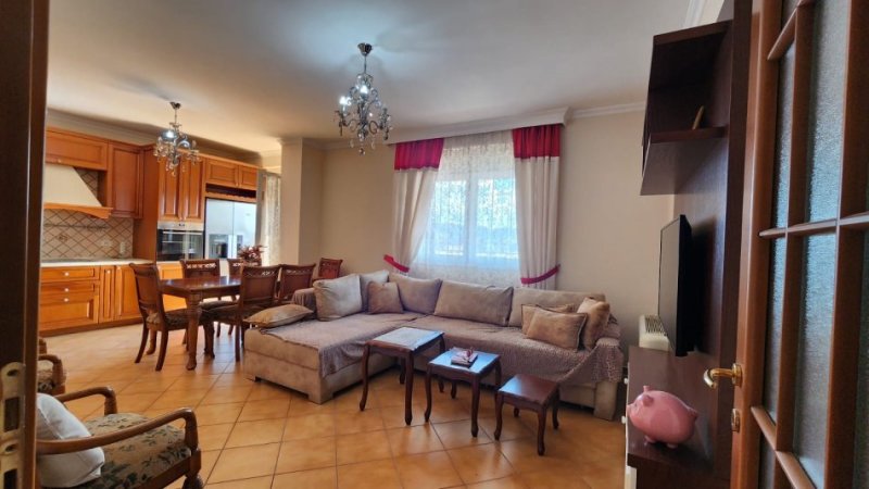 Tirane, jepet me qera apartament 2+1+Aneks+Ballkon Kati 10, 1.200 € 
