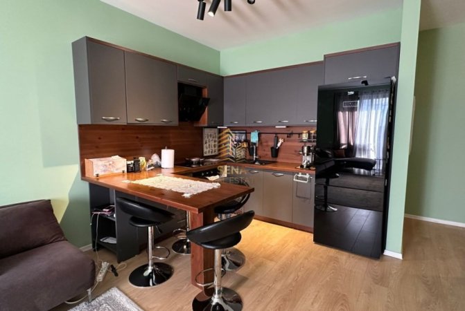 Tirane, jepet me qera apartament 2+1+Ballkon Kati 7, 105 m² 750 € (Kompleksi ASL)