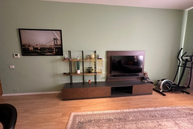 Tirane, jepet me qera apartament 2+1+Ballkon Kati 7, 105 m² 750 € (Kompleksi ASL)
