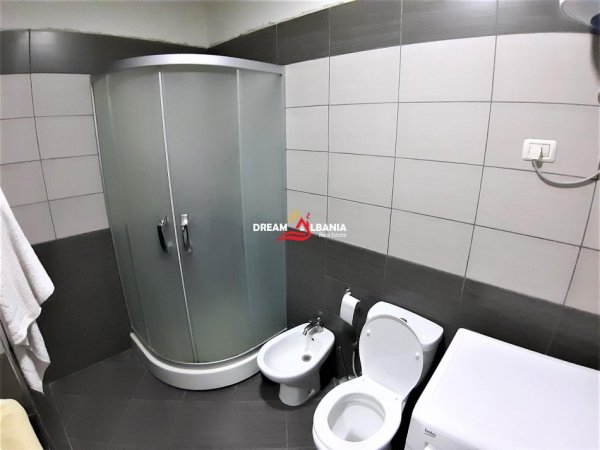 Tirane, jepet me qera apartament 1+1 Kati 8, 75 m² 700 € (prane Kompleksit Panorama)