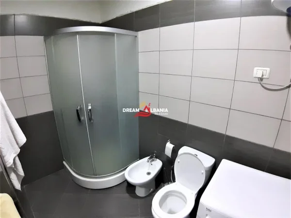 Tirane, jepet me qera apartament 1+1 Kati 8, 75 m² 700 € (prane Kompleksit Panorama)
