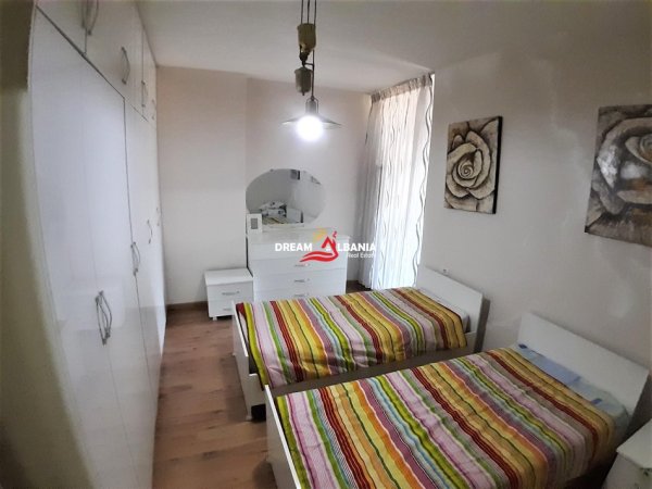 Tirane, jepet me qera apartament 1+1 Kati 8, 75 m² 700 € (prane Kompleksit Panorama)