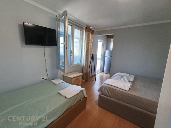 Tirane, jepet me qera apartament 1+1 Kati 8, 115 m² 450 € (Prokuroria e Tiranes)