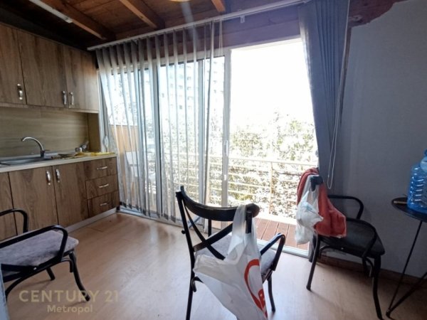 Tirane, jepet me qera apartament 1+1 Kati 8, 115 m² 450 € (Prokuroria e Tiranes)